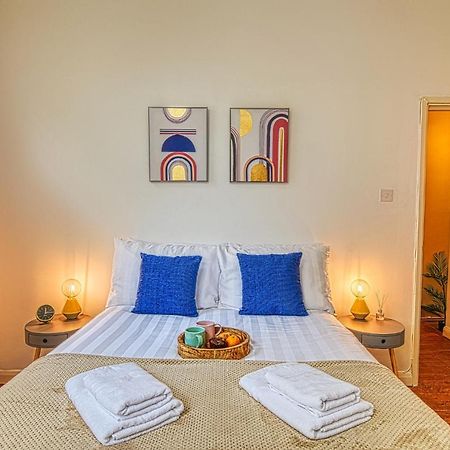 2 Bedroom Apartment In Bath City Centre With Garden & Free Parking Dış mekan fotoğraf