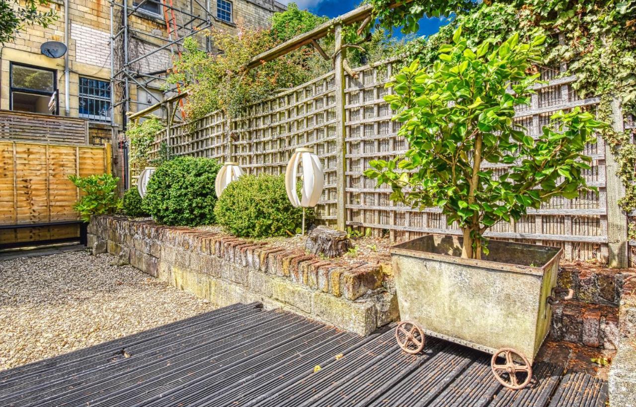 2 Bedroom Apartment In Bath City Centre With Garden & Free Parking Dış mekan fotoğraf
