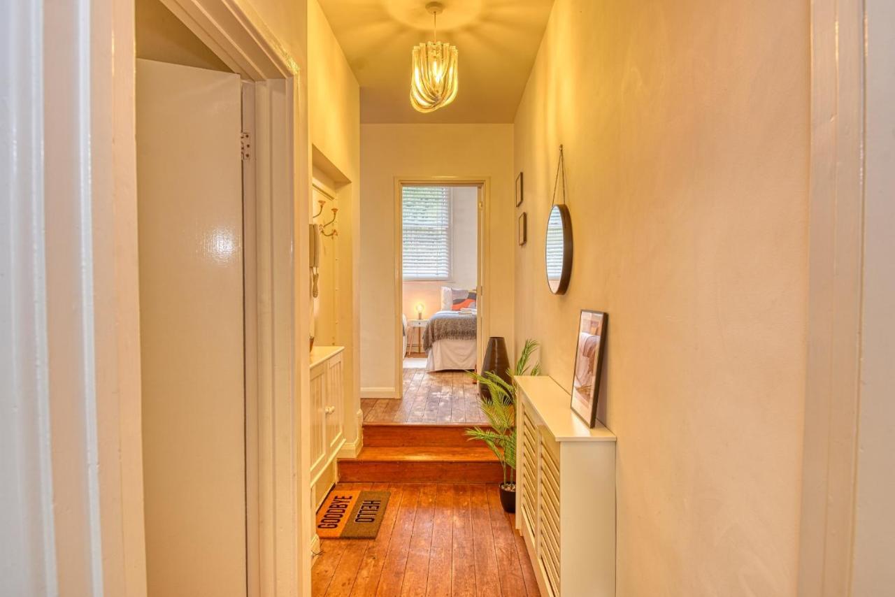 2 Bedroom Apartment In Bath City Centre With Garden & Free Parking Dış mekan fotoğraf