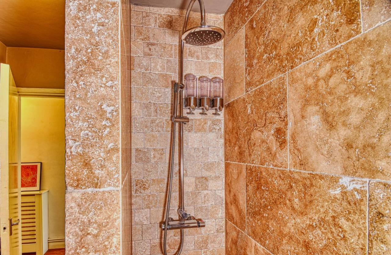 2 Bedroom Apartment In Bath City Centre With Garden & Free Parking Dış mekan fotoğraf