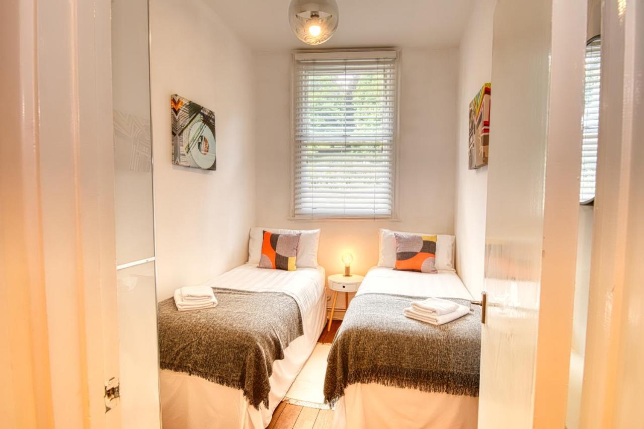 2 Bedroom Apartment In Bath City Centre With Garden & Free Parking Dış mekan fotoğraf