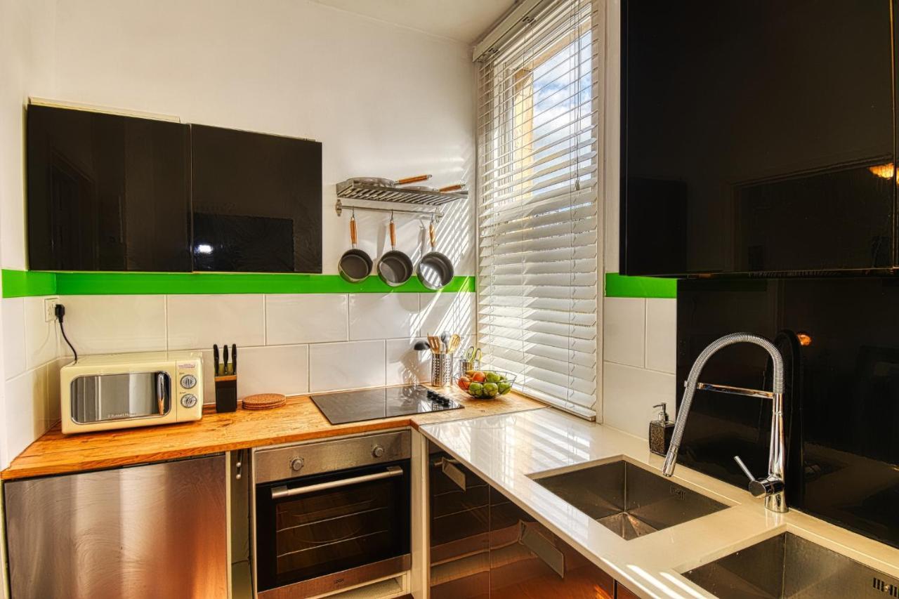 2 Bedroom Apartment In Bath City Centre With Garden & Free Parking Dış mekan fotoğraf